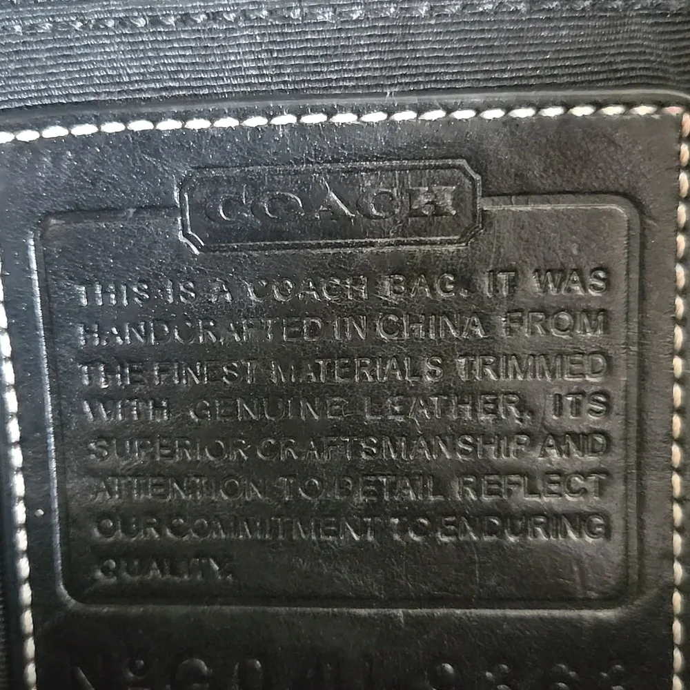 Coach Stylish Black and Cream Designer Women's Bag - Picture 2 of 6